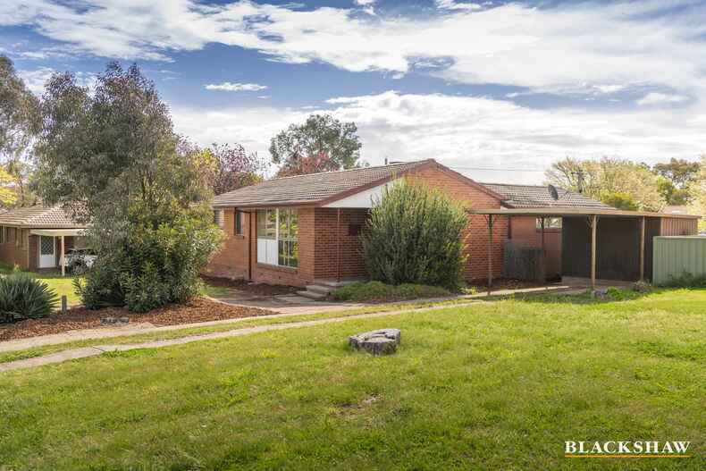 127 Ross Smith Crescent Scullin