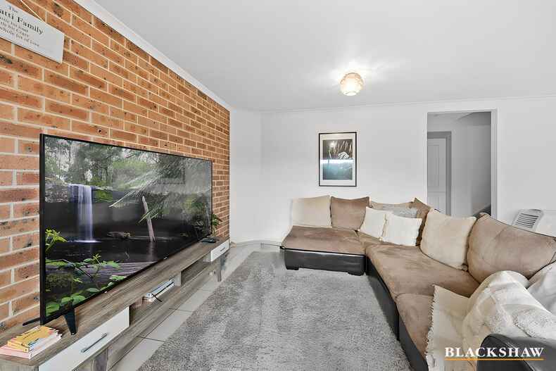 2/24 Binaburra Place Karabar