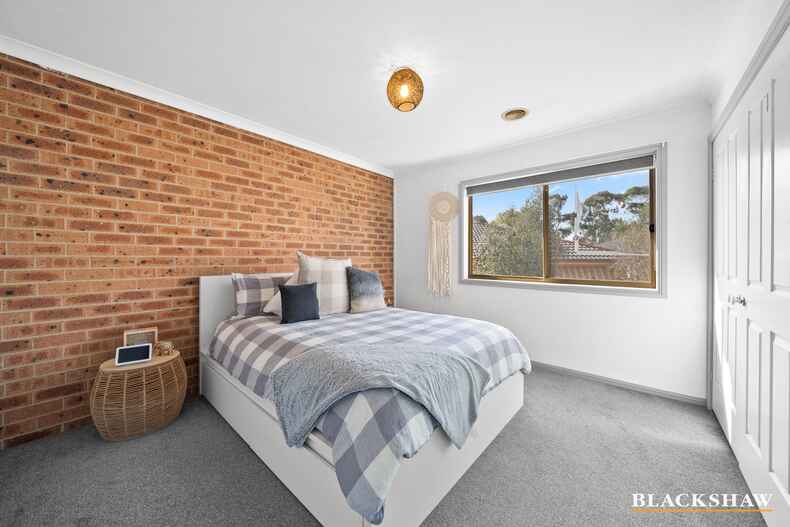 2/24 Binaburra Place Karabar