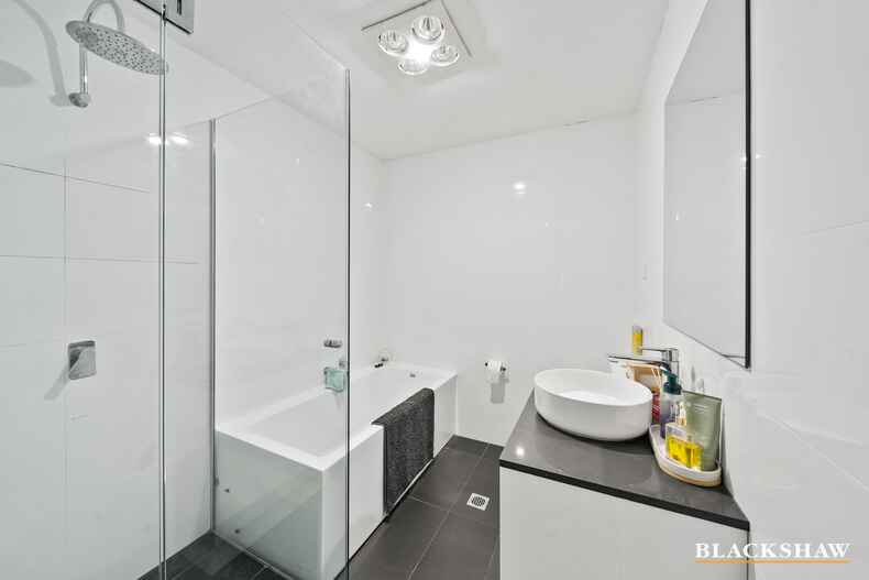 2/24 Binaburra Place Karabar