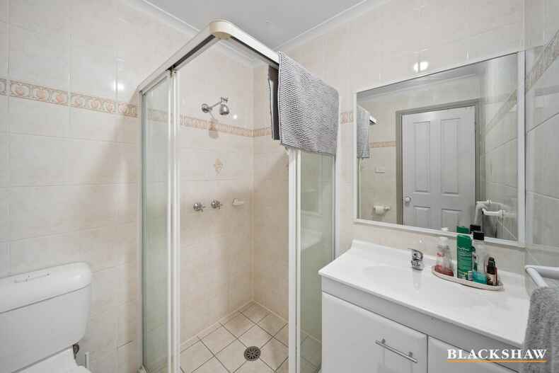 2/24 Binaburra Place Karabar