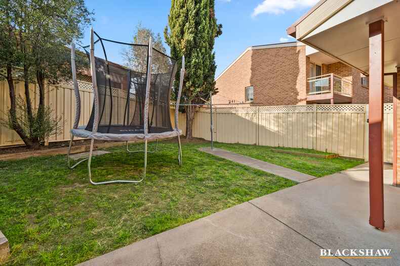2/24 Binaburra Place Karabar