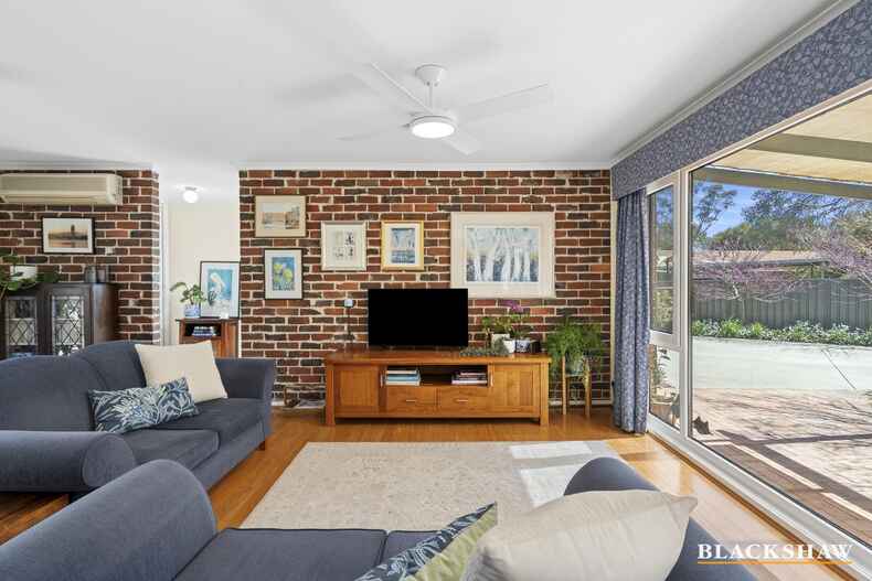 131 Summerville Crescent Florey 131 Summerville Crescent Florey