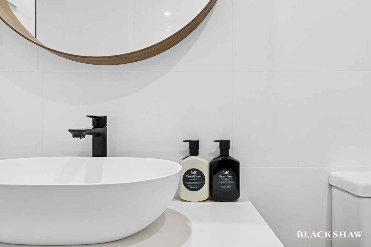 6 Le Souef Crescent Florey