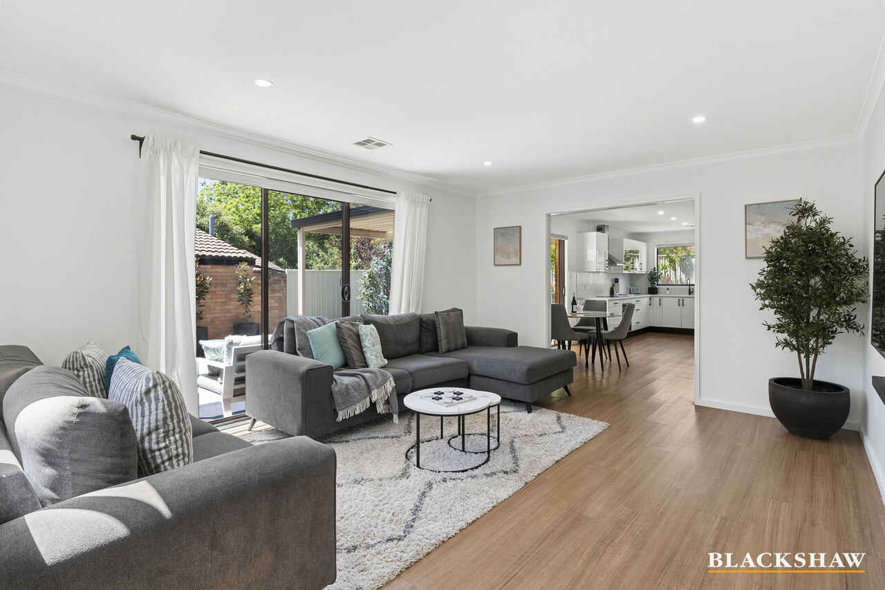 6 Le Souef Crescent Florey