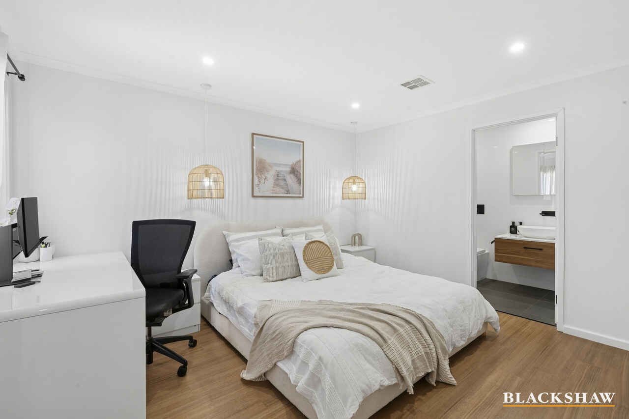 6 Le Souef Crescent Florey