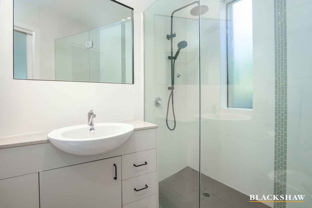 2/42 Henty Street Braddon