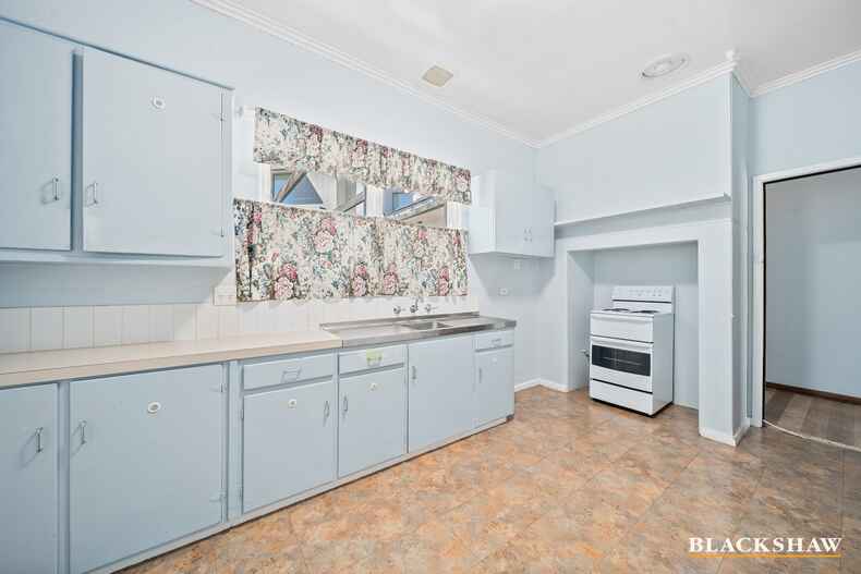 4 Banks Street Yarralumla