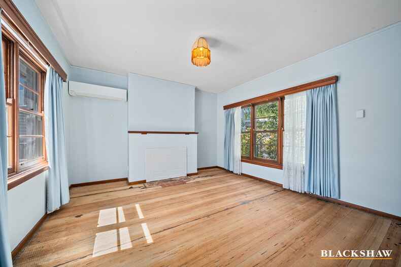 4 Banks Street Yarralumla