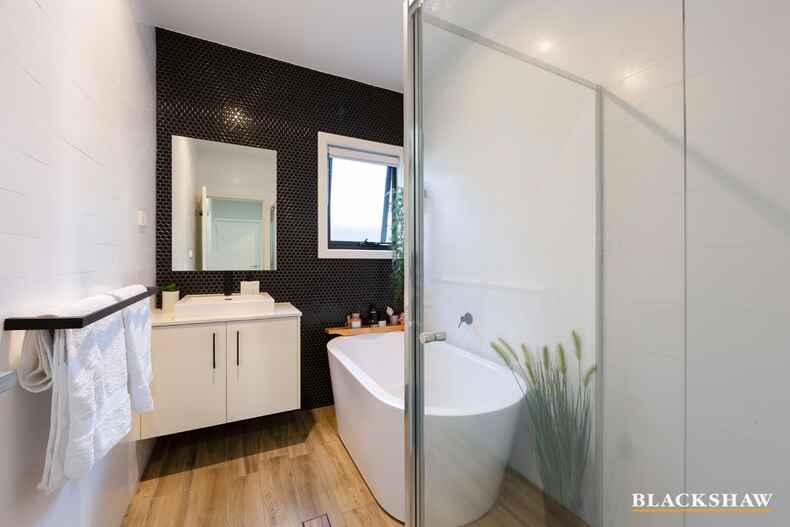 2/21 Bernacchi Street Mawson