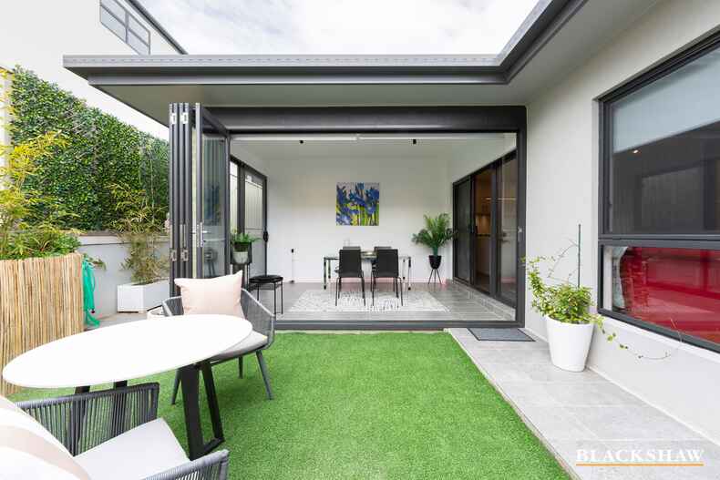 2/21 Bernacchi Street Mawson