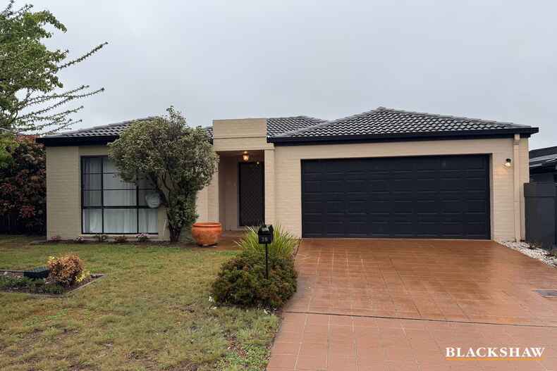 18   Tooroonga Crescent Jerrabomberra