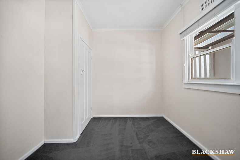 30 Hirst Avenue Queanbeyan 30 Hirst Avenue Queanbeyan