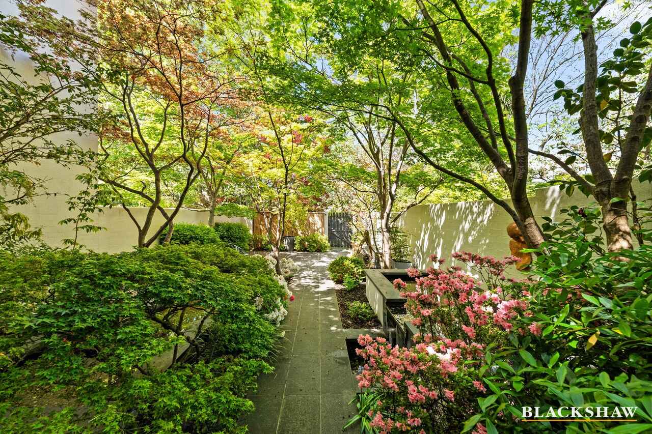 2/37 Dominion Circuit Forrest