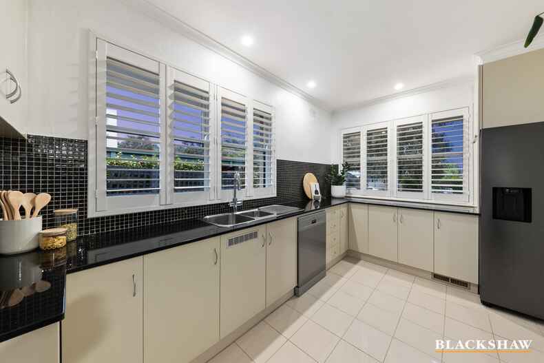 14 Hopetoun Circuit Deakin 14 Hopetoun Circuit Deakin