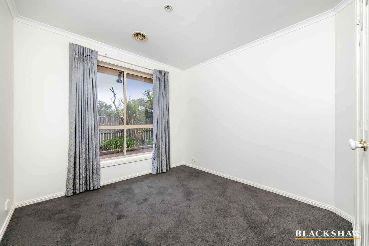 4/137 Lampard Circuit Bruce