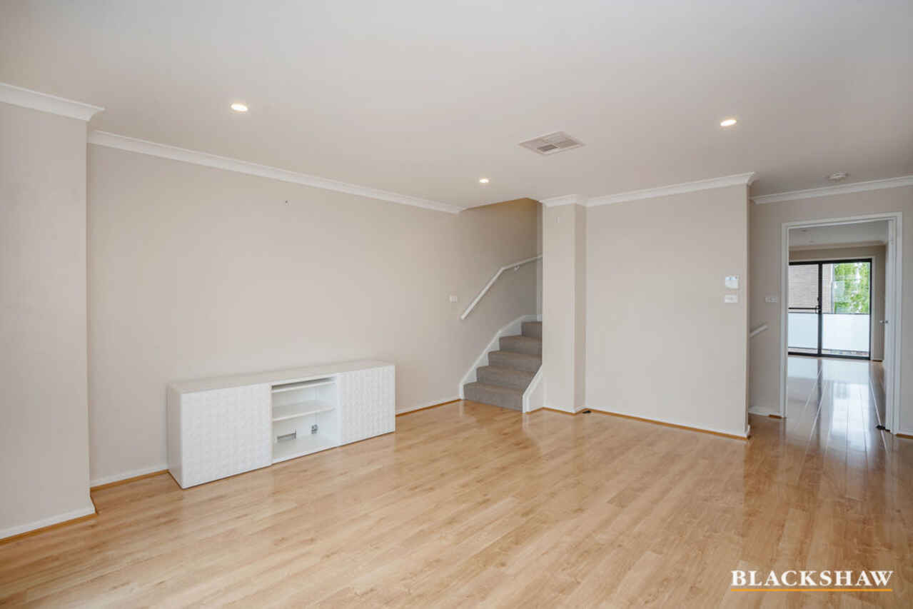 17/50 Henry Kendall Street Franklin