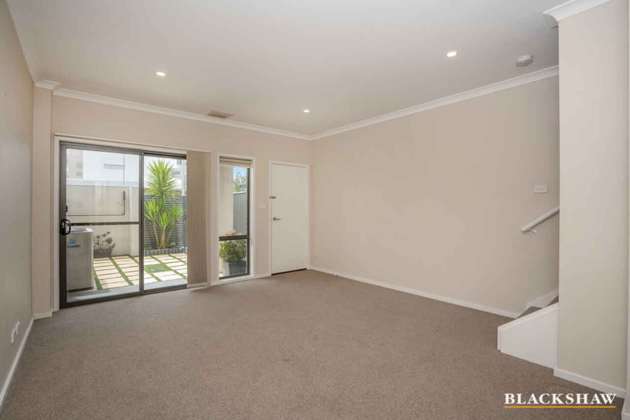 17/50 Henry Kendall Street Franklin