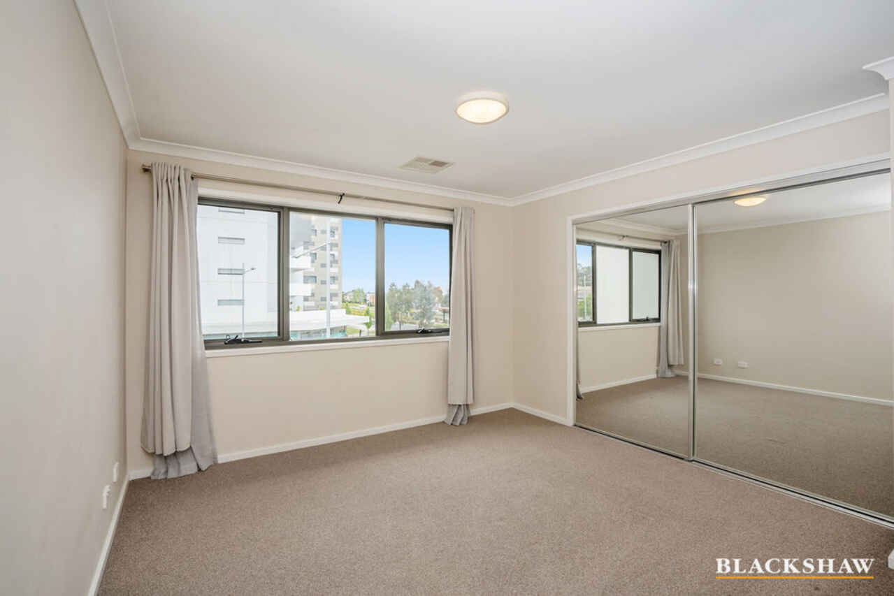 17/50 Henry Kendall Street Franklin