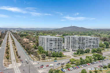 241/1 Mouat Street Lyneham