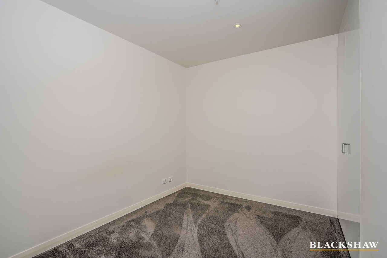 241/1 Mouat Street Lyneham