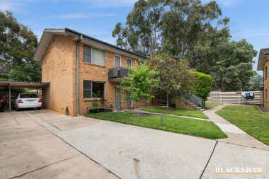 4/51 Hampton Circuit Yarralumla