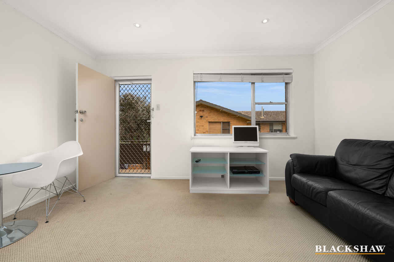 4/51 Hampton Circuit Yarralumla