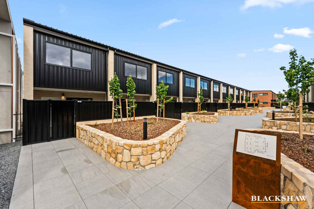 60/25 Trennery Crescent Googong