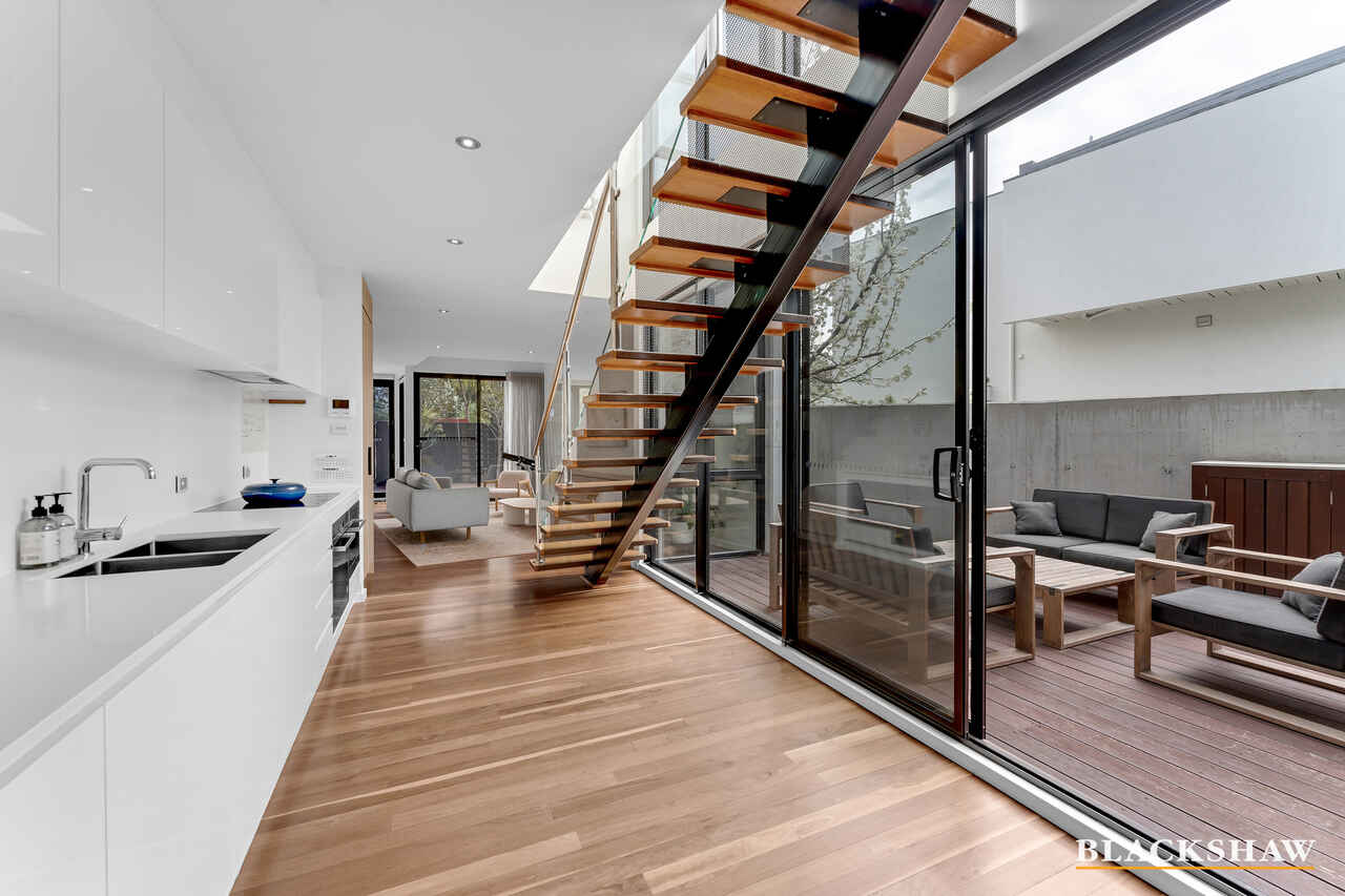 17/43 Hampton Circuit Yarralumla