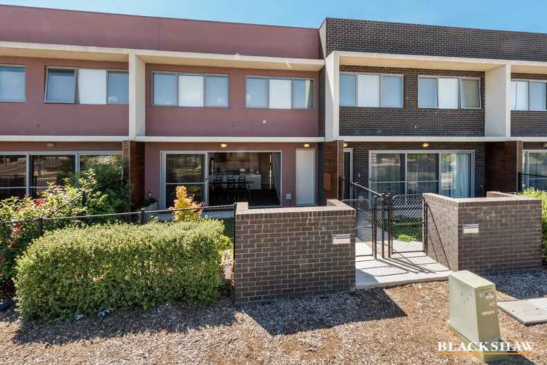 32 Chanter Terrace Coombs 32 Chanter Terrace Coombs