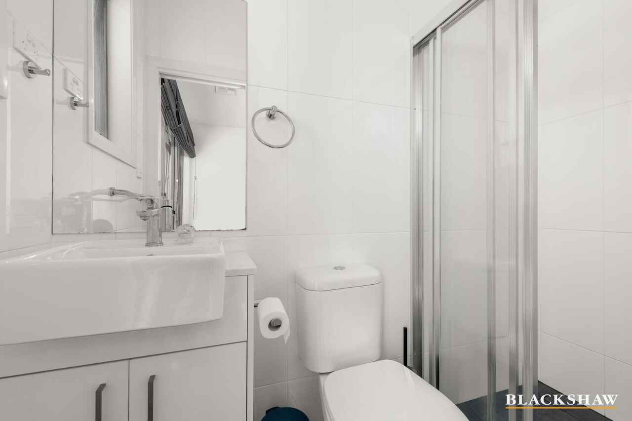 32 Chanter Terrace Coombs