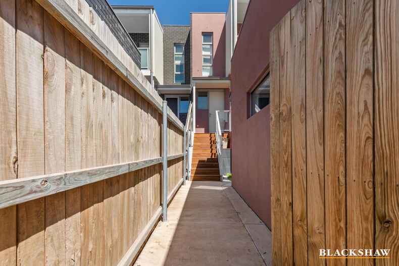 32 Chanter Terrace Coombs 32 Chanter Terrace Coombs