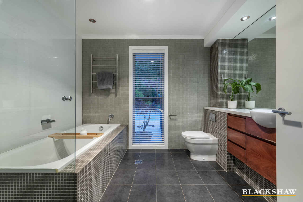 51 Curlewis Crescent Garran