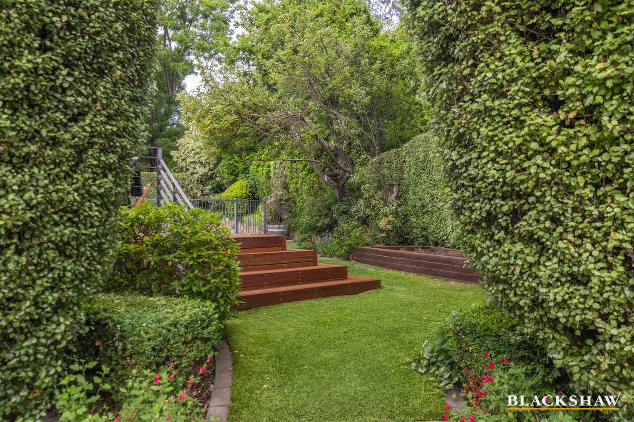 51 Curlewis Crescent Garran