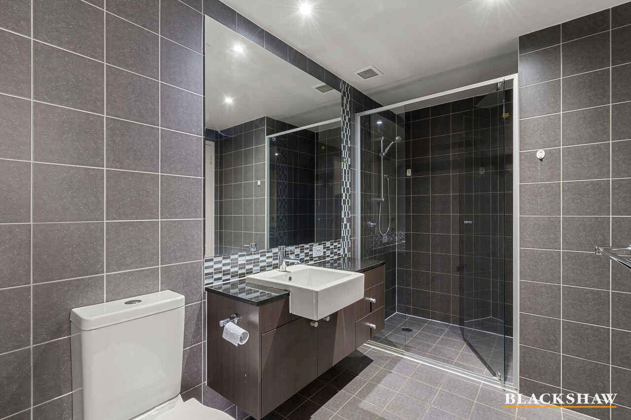 125/64 College Street Belconnen