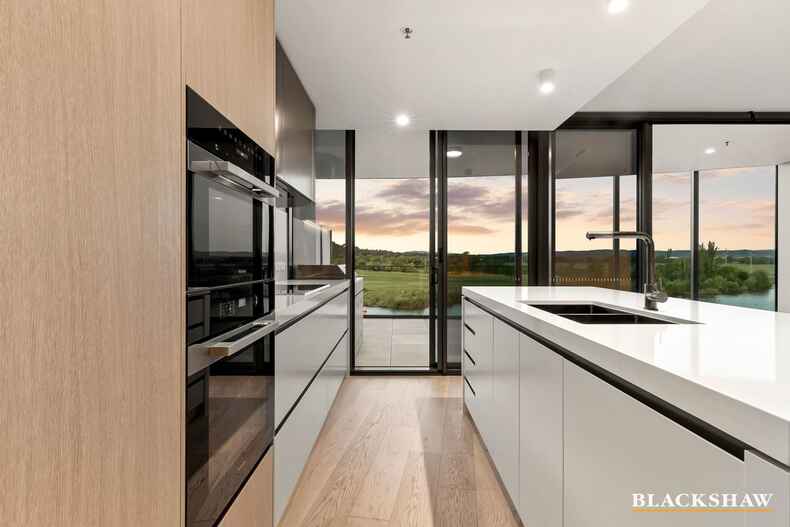 313/45 Honeysett View Kingston