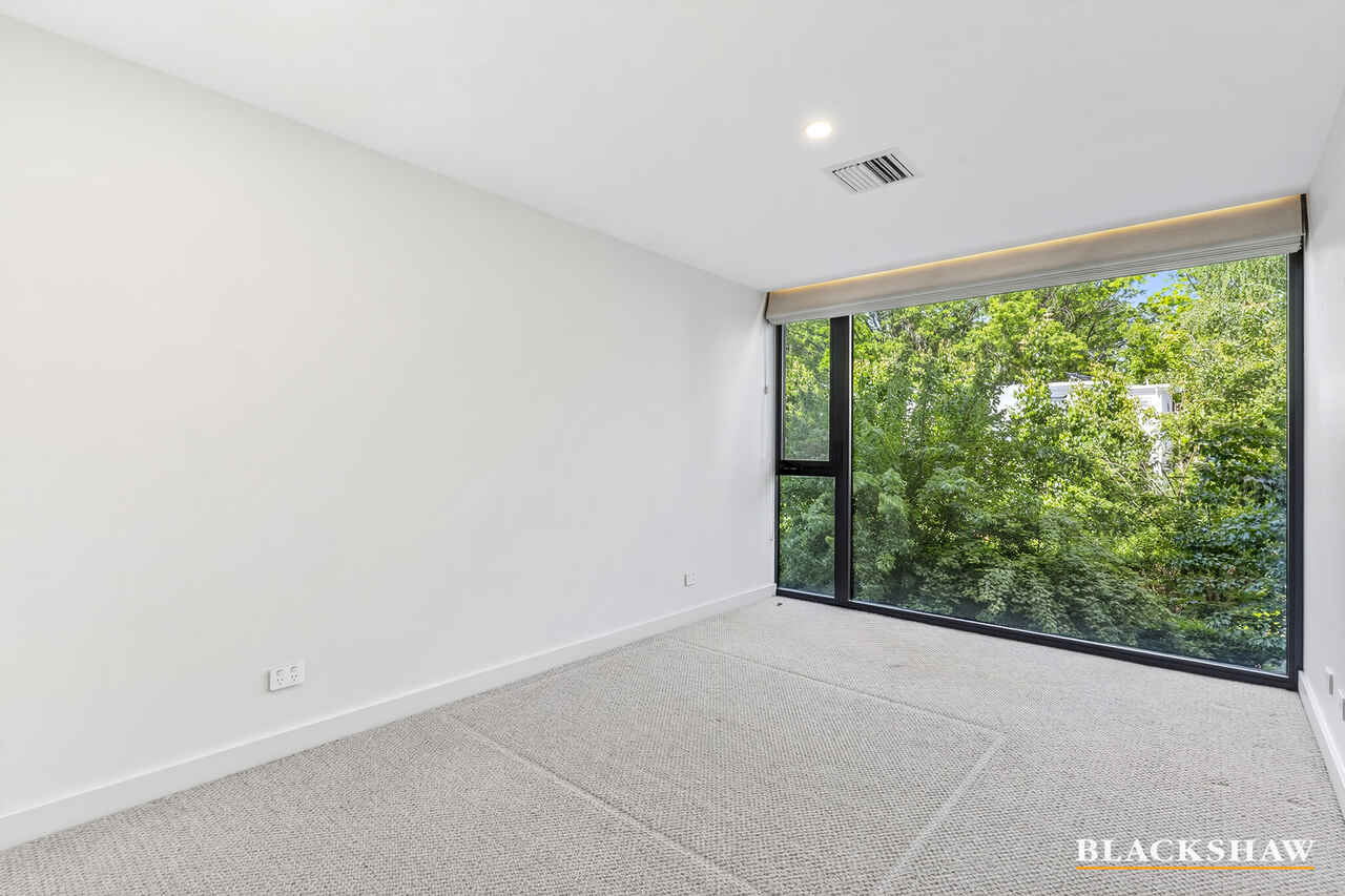 11/22 Canberra Avenue Forrest