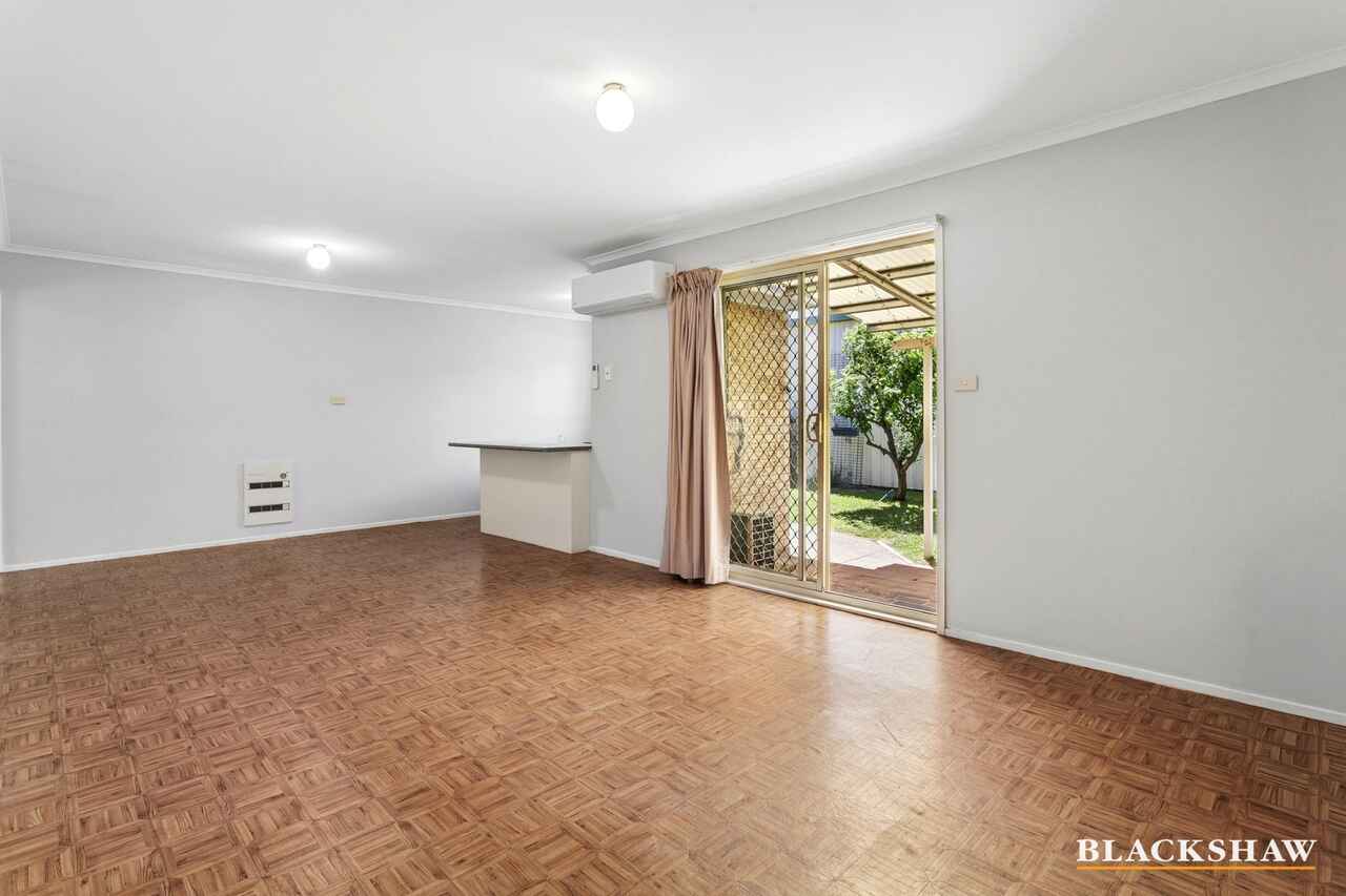 8 Hugh Mckay Crescent Dunlop