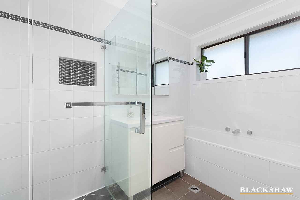 36 Handcock Crescent Macgregor