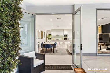 1/28 Canberra Avenue Forrest