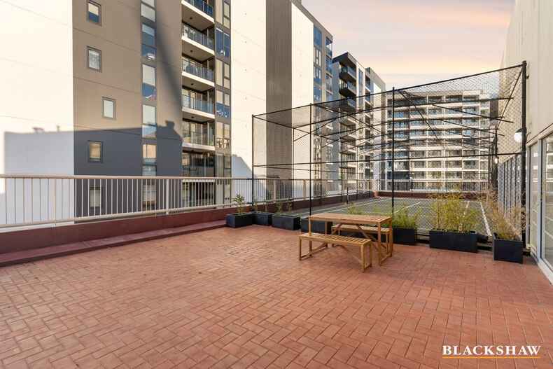 801/2 Akuna Street City