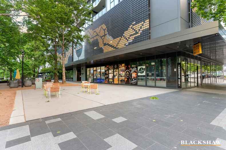 801/2 Akuna Street City