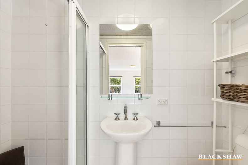 28  Carnegie Crescent Narrabundah