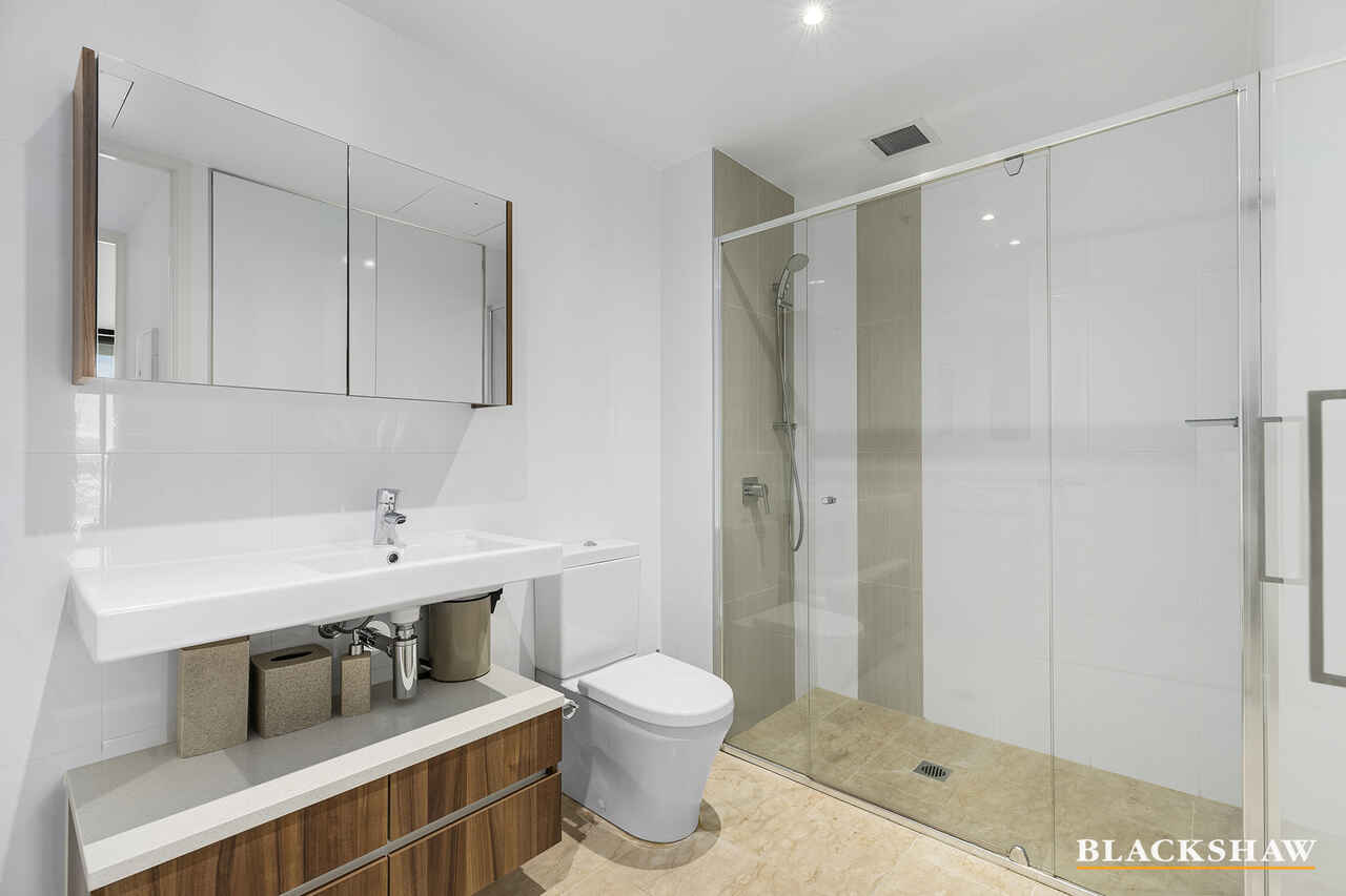 1021/240 Bunda Street City