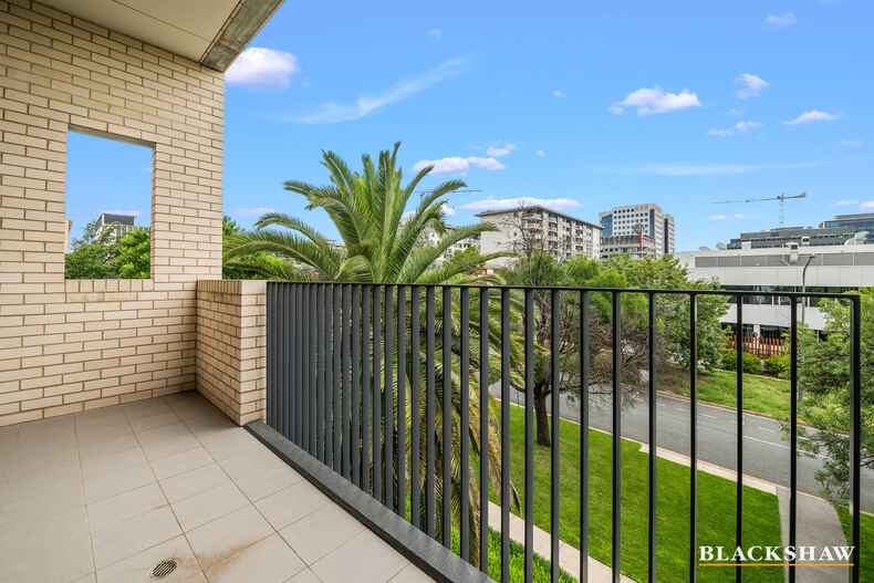 10/27 Moore Street Turner