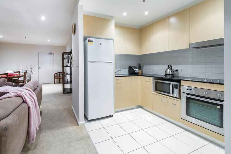 41/3 London Circuit City 41/3 London Circuit City