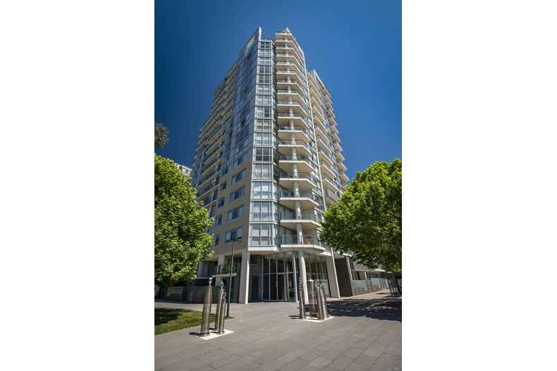 41/3 London Circuit City 41/3 London Circuit City