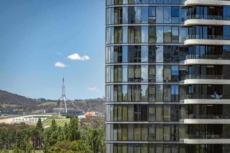 41/3 London Circuit City 41/3 London Circuit City