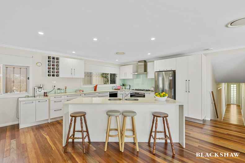 6 Courtenay Crescent Long Beach