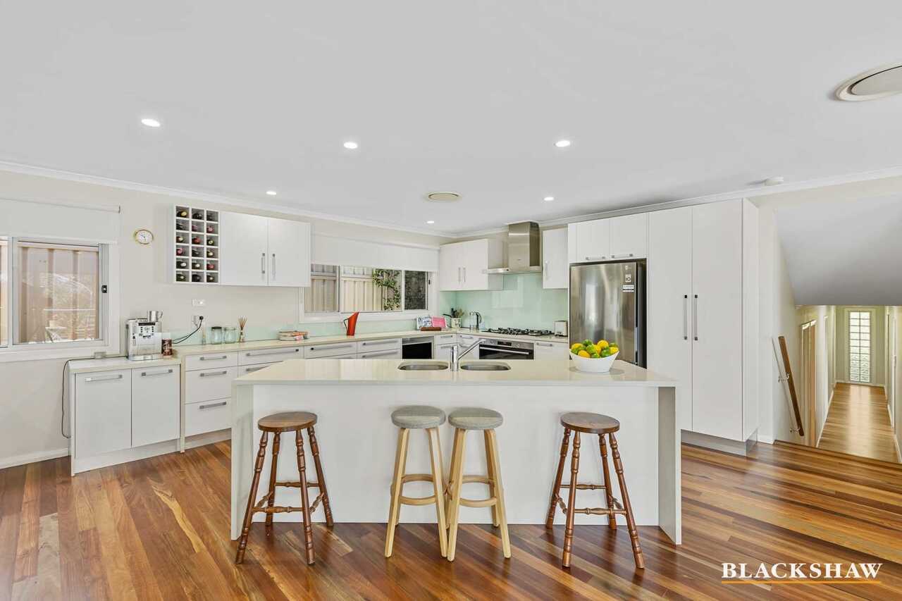 6 Courtenay Crescent Long Beach